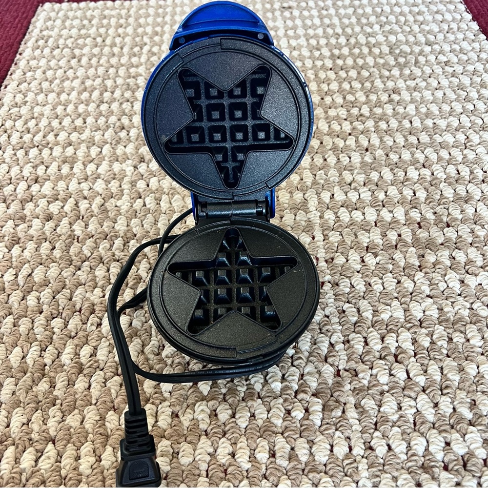 Blue Star-Shaped Waffle Maker